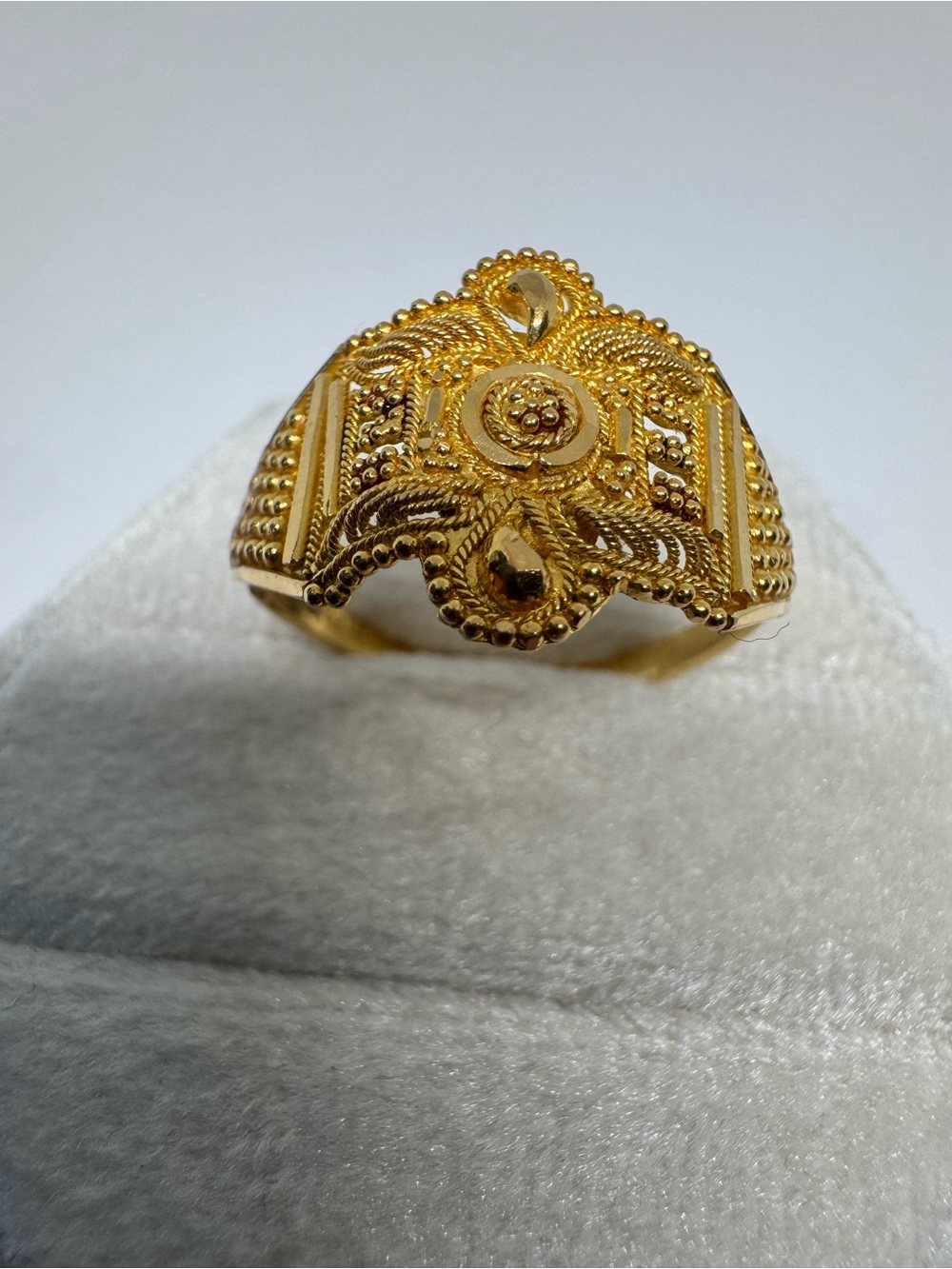 Vintage 21K Gold Ring 3.4 grams Size 8 | Solid Yellow Gold Jewelry - Picture 7 of 17